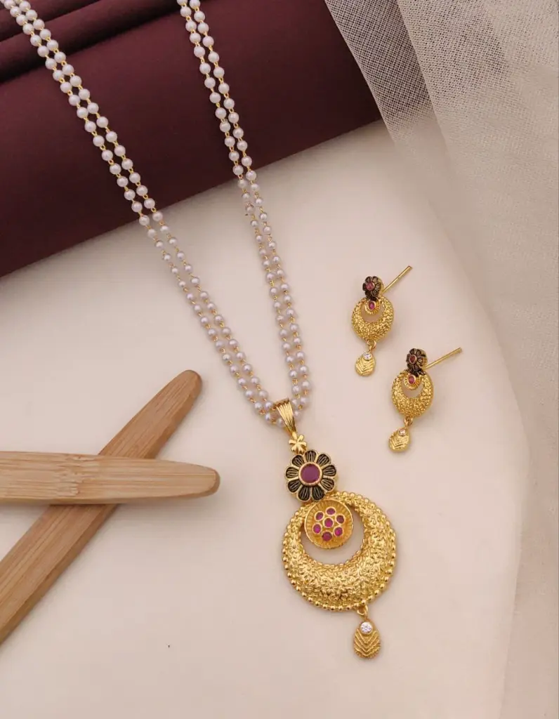 Traditional Gold-Toned Pearl Mala Set_7.webp