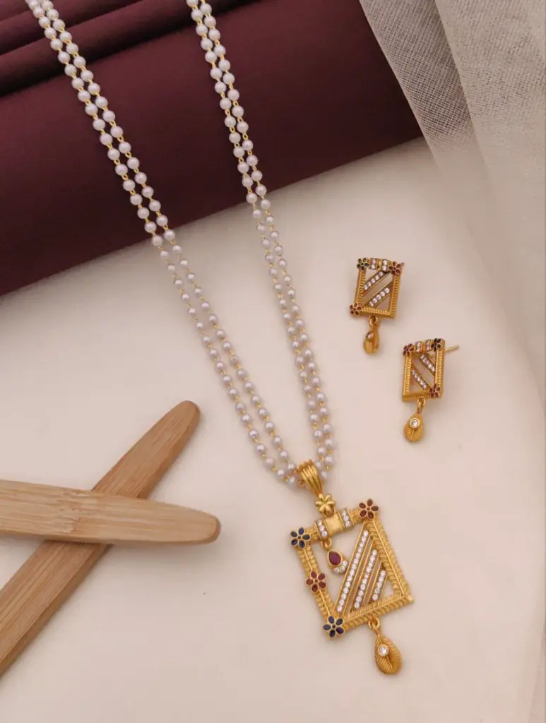 Traditional Gold-Toned Pearl Mala Set_11.webp