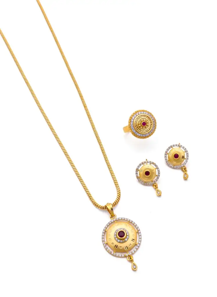 Everyday Elegance Elegant Circular Pendant Set