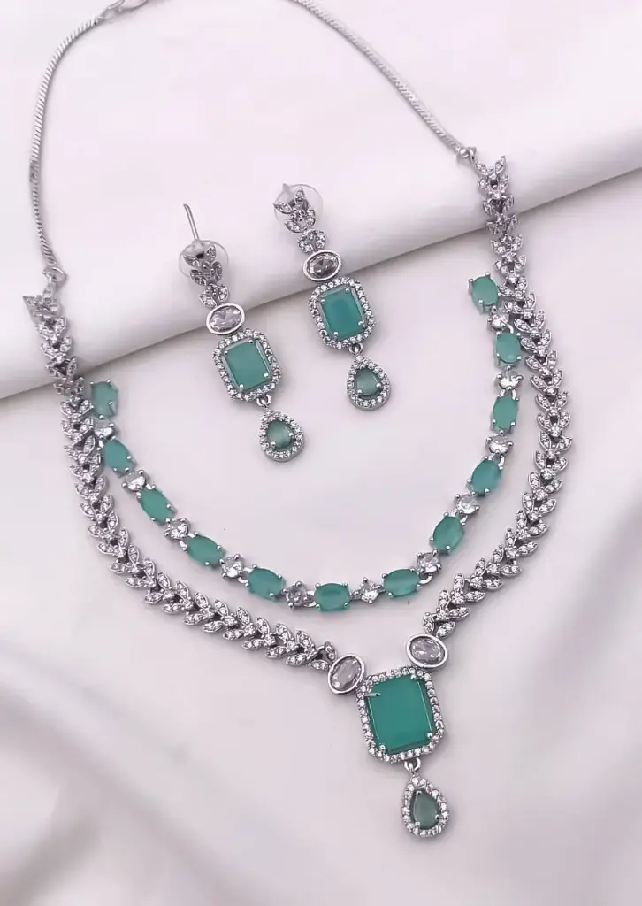 Emerald Elegance Premium Necklace Set