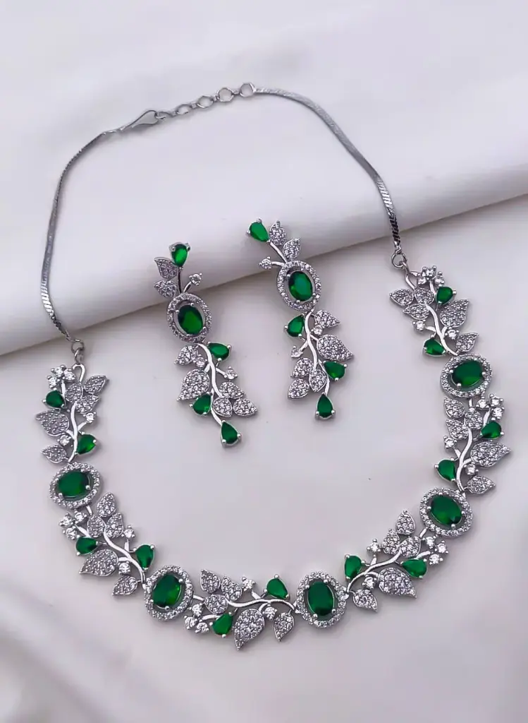 Vine & Petal Premium Necklace Set