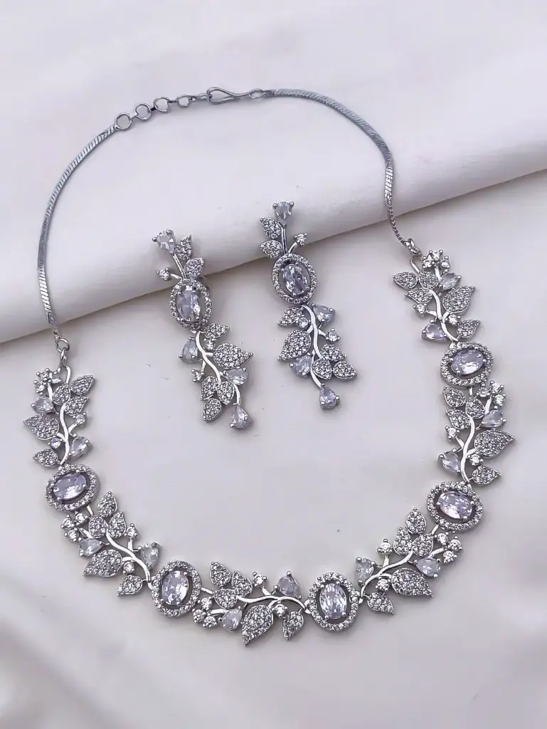 Vine & Petal Premium Necklace Set
