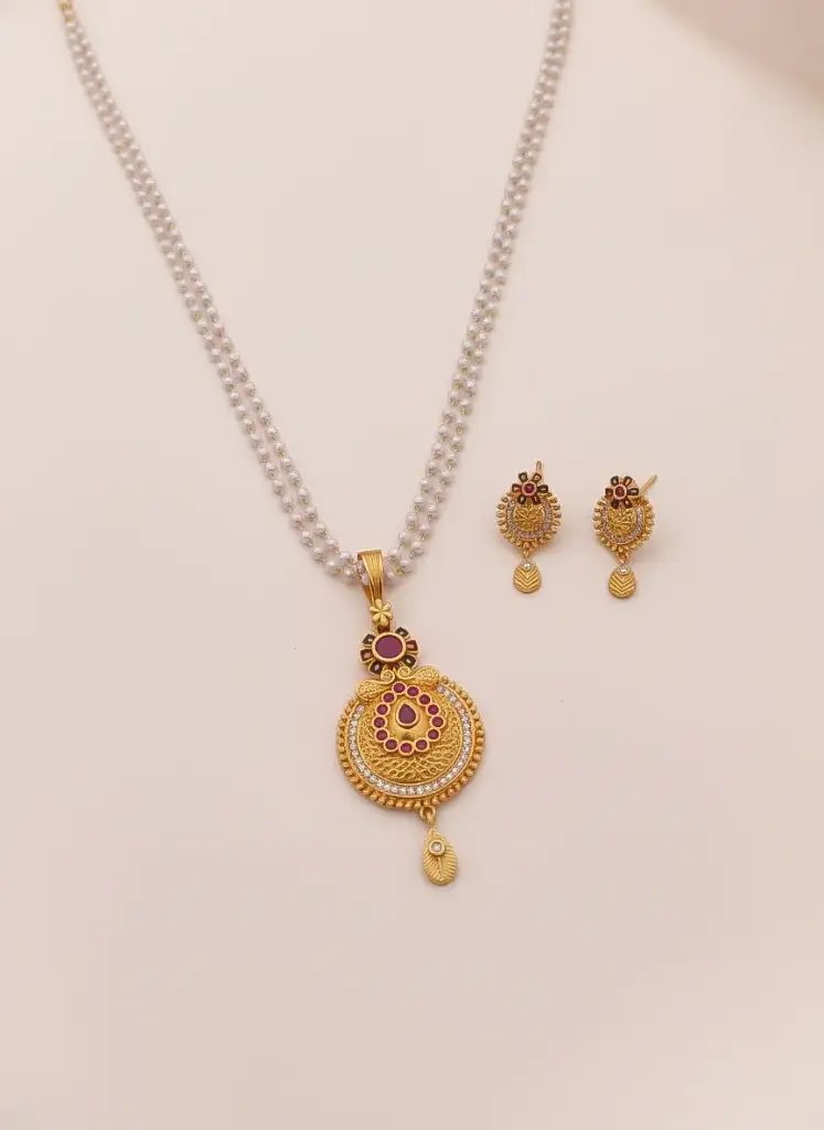 Layered Circle Pendant Set