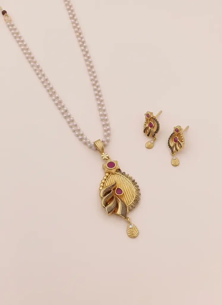 Leaf Design Antique Pendant Set