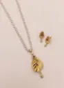 Elegant Leaf Motif Pendant Set