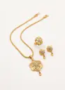 Everyday Elegance Flower Design Pendant Set