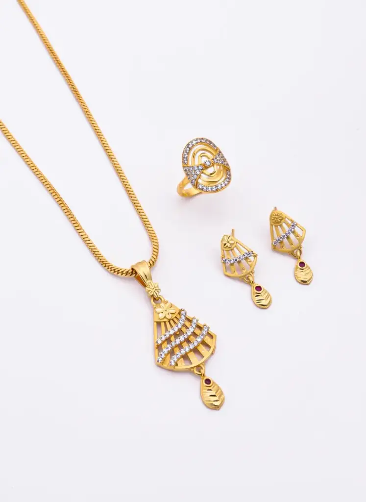 Everyday Elegance Net Pattern Pendant Set